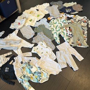 30 piece lot of baby (boy) clothes